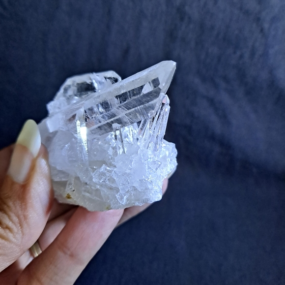 Energy Clear Quartz Crystal Stone - Picture 7 of 8